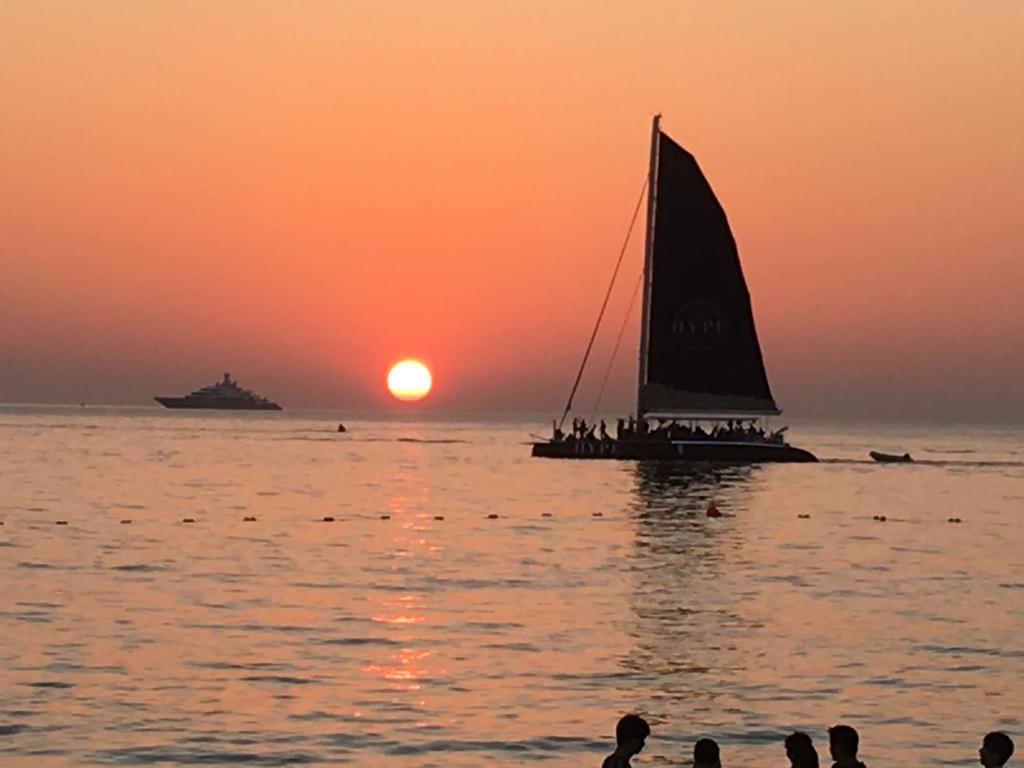 Baan Andaman Sea Surf Hotell Patong Eksteriør bilde
